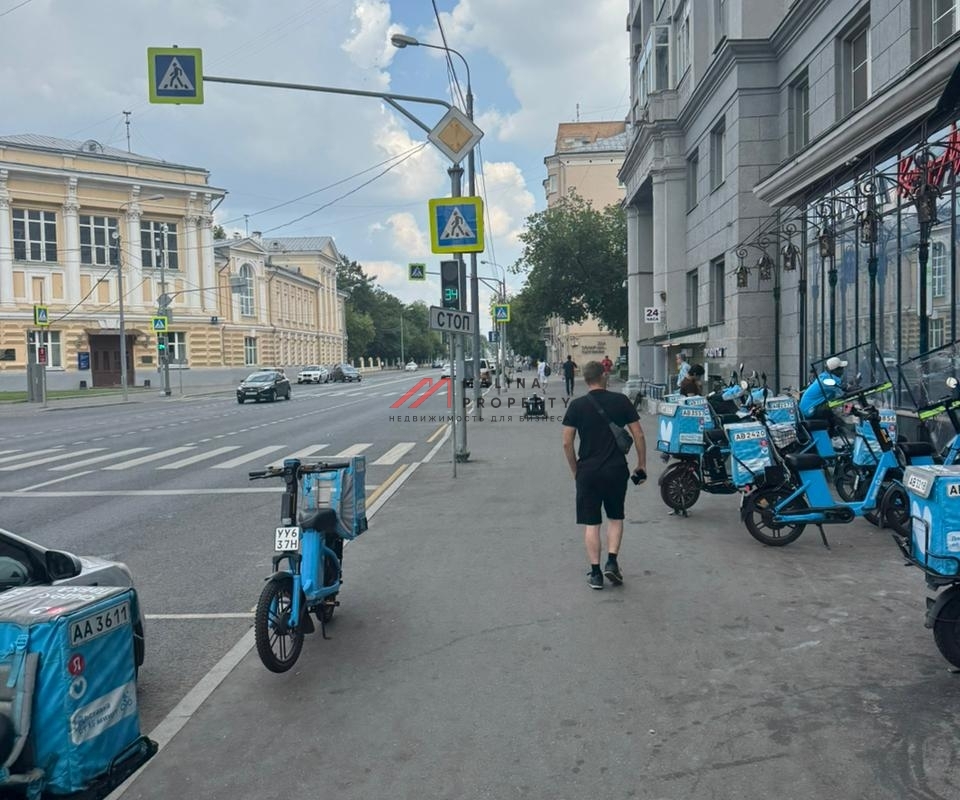 Торговое помещение с арендатором  в Хамовниках