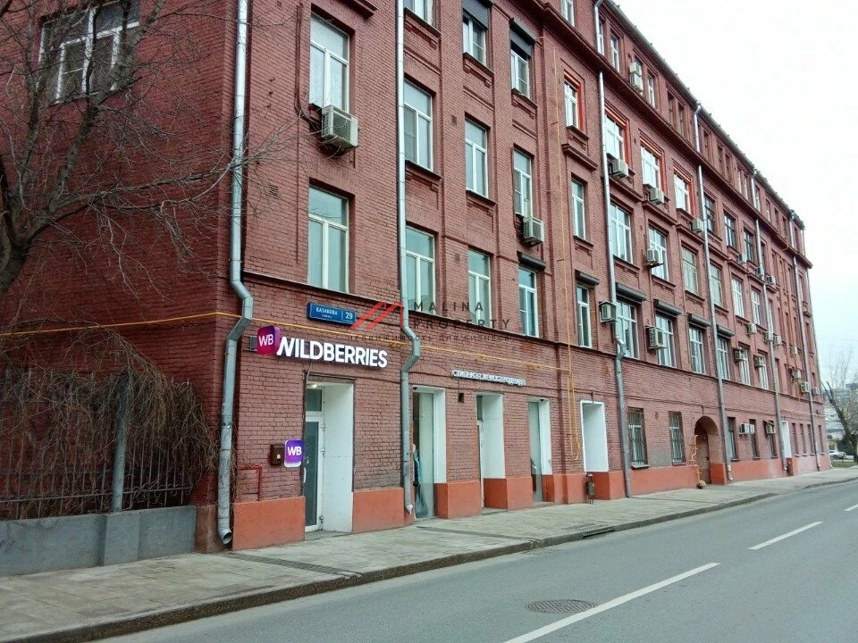 Продажа торгового помещения с арендаторами на Казакова 