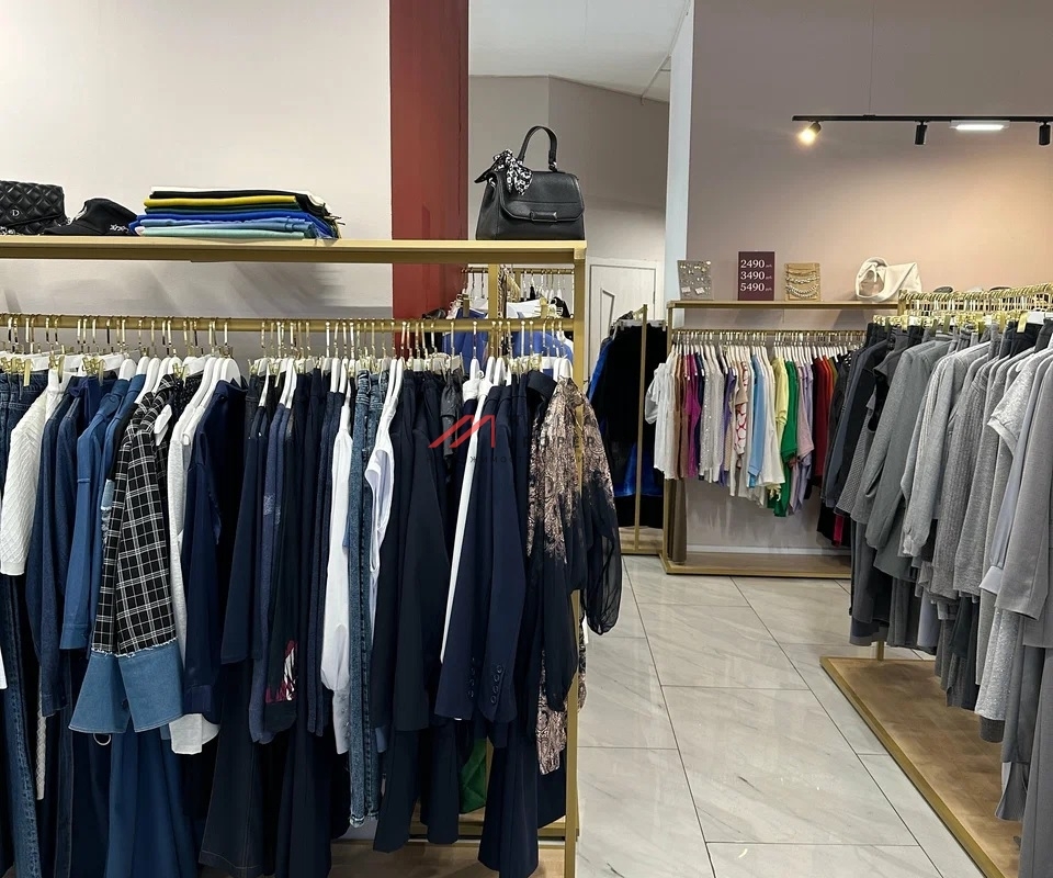 Продажа торгового помещения с арендаторами на Казакова 