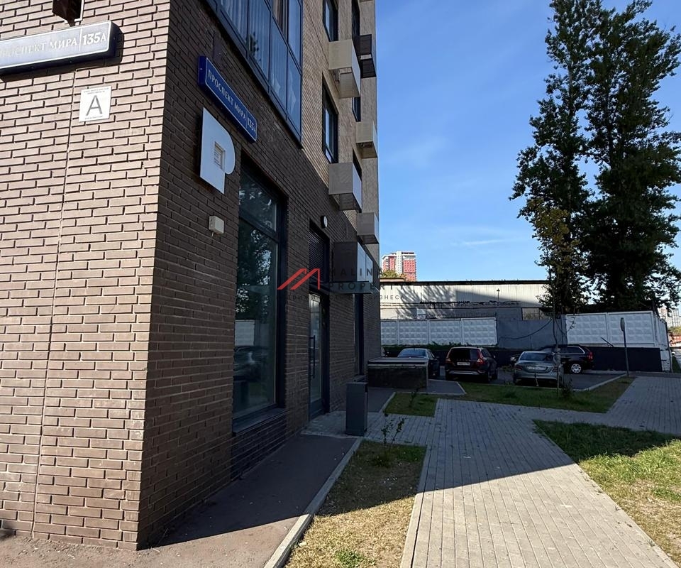 Продажа торгового помещения в новом доме