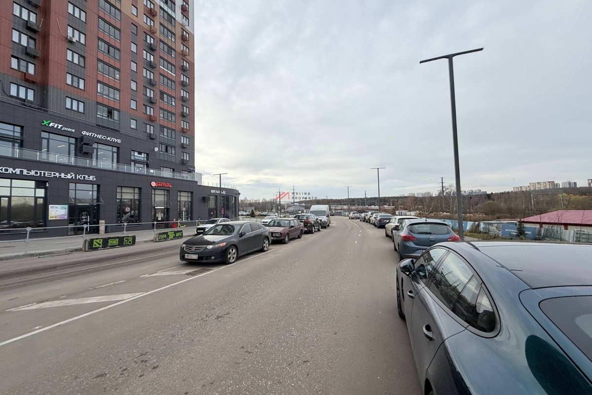 Продажа торгового помещения  в жилом комплексе Южная Битца