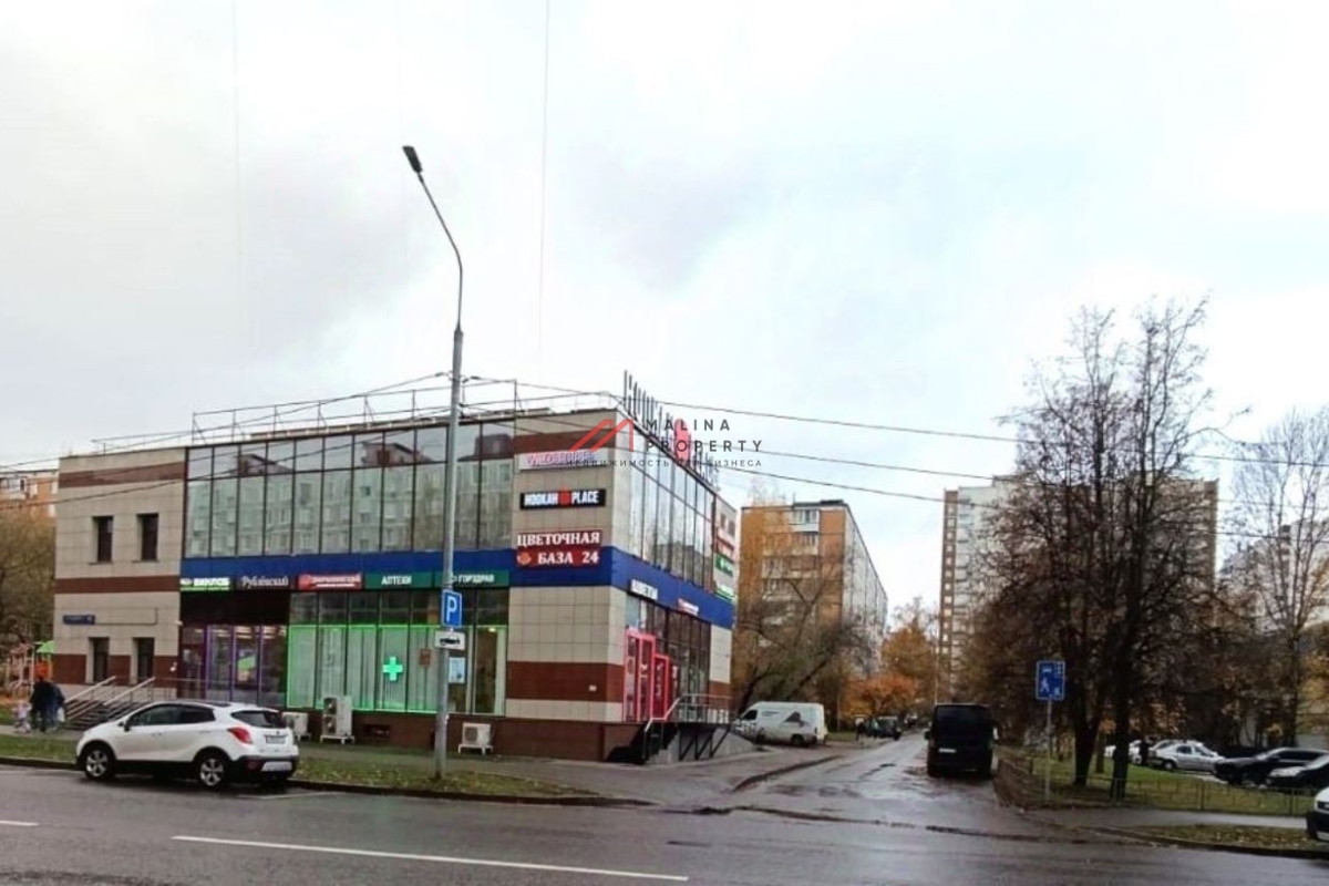 Продажа торгового здания с арендаторами в Москве
