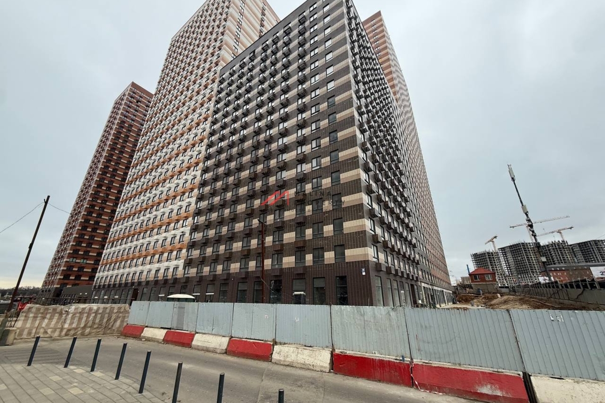 Продажа торгового помещения в ЖК "Сигнальный 16" (1-я линия)