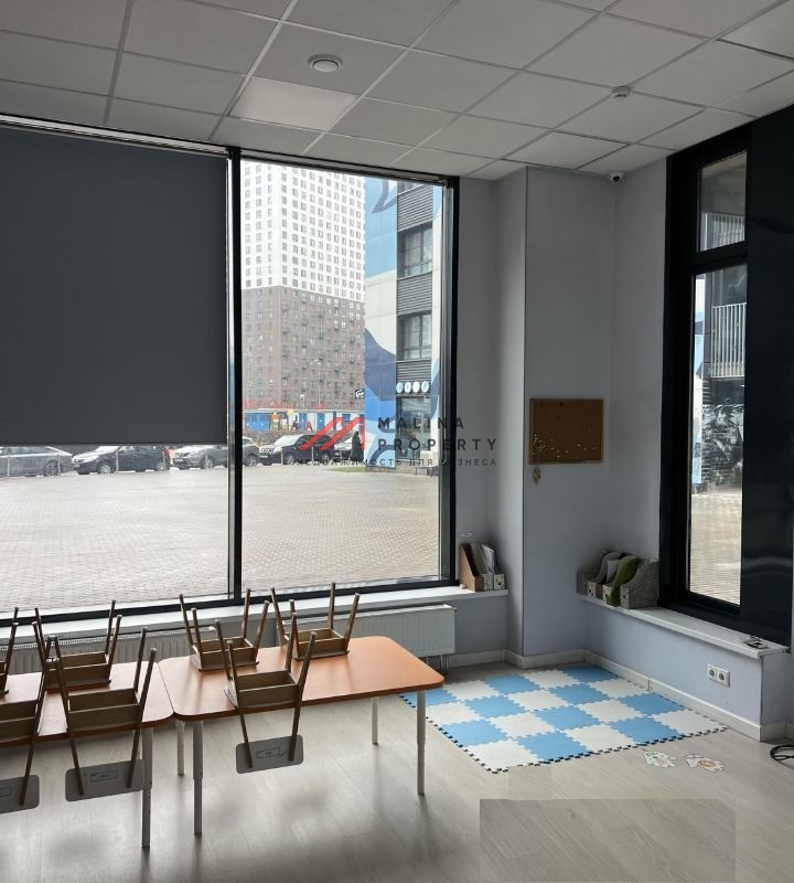 Аренда торгового помещения в ЖК "Эталон-Сити" 