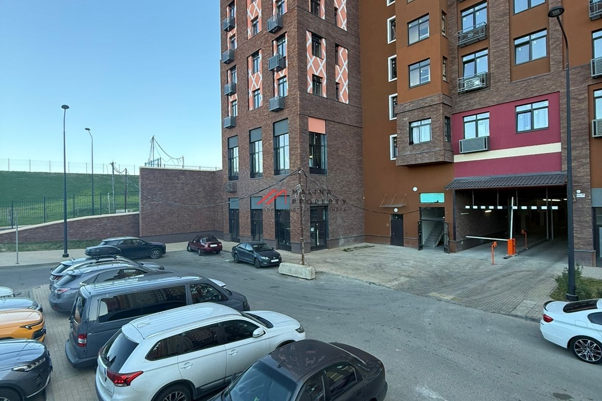 Продажа торгового помещения в ЖК "Римский"