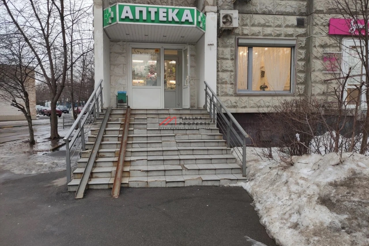 Продажа торгового помещения в районе Отрадное 