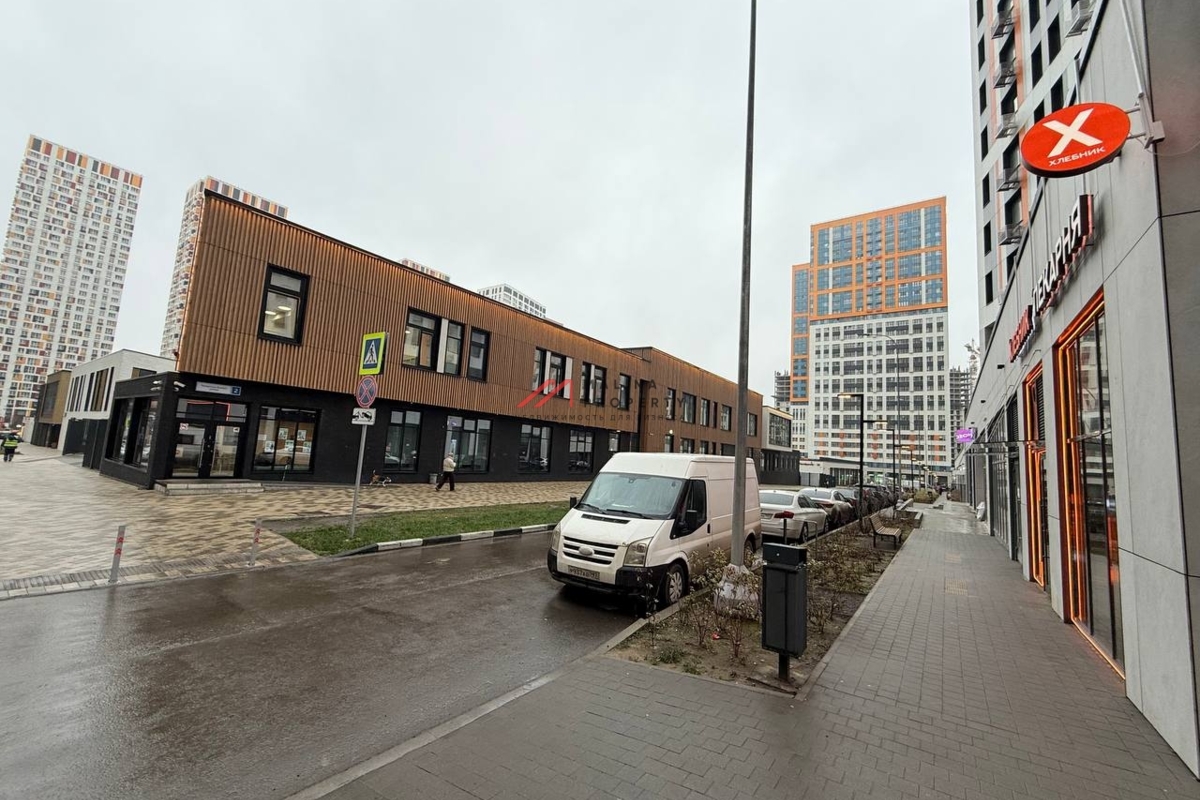 Продажа торгового помещения в ЖК "Спутник"