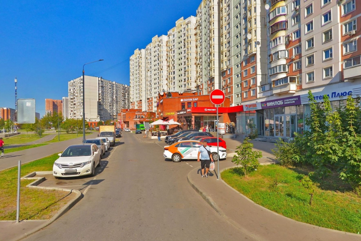 Продажа помещения с магазином Винлаб у метро Братиславская