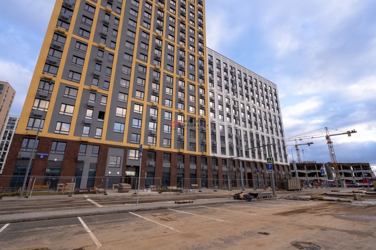 Продажа помещения с арендатором магазин "Пятерочка" в ЖК Лучи