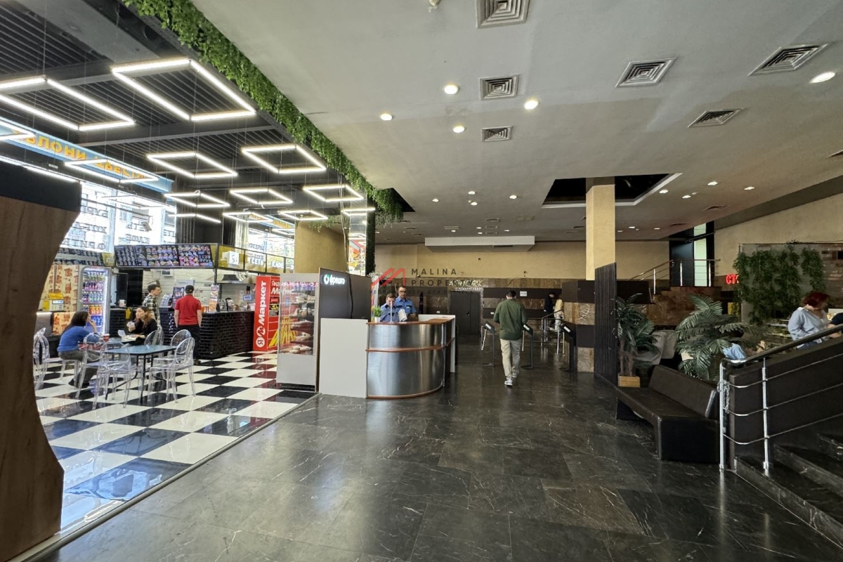 Продажа помещения с арендаторами в бизнec-центре "Виктopия плазa"