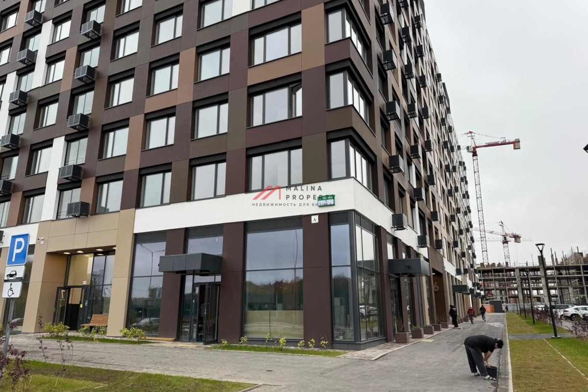 Продажа торгового помещения в новостройке