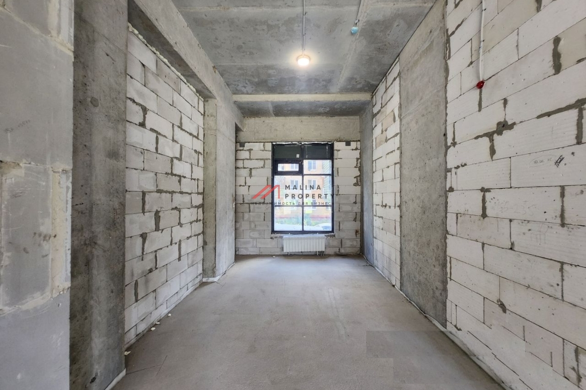 Продажа торгового помещения в новом доме 