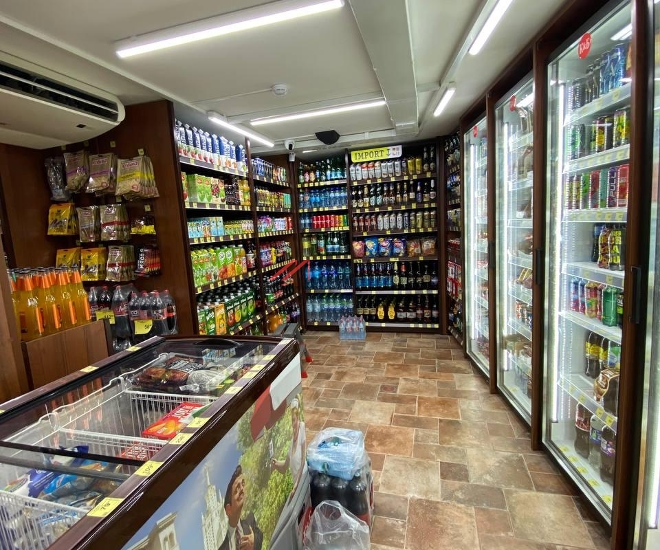 Продажа помещения с магазином "Красное и Белое" на Новом Арбате