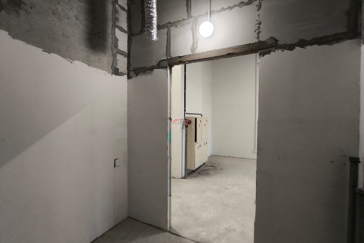 Продажа помещения в новом жилом доме