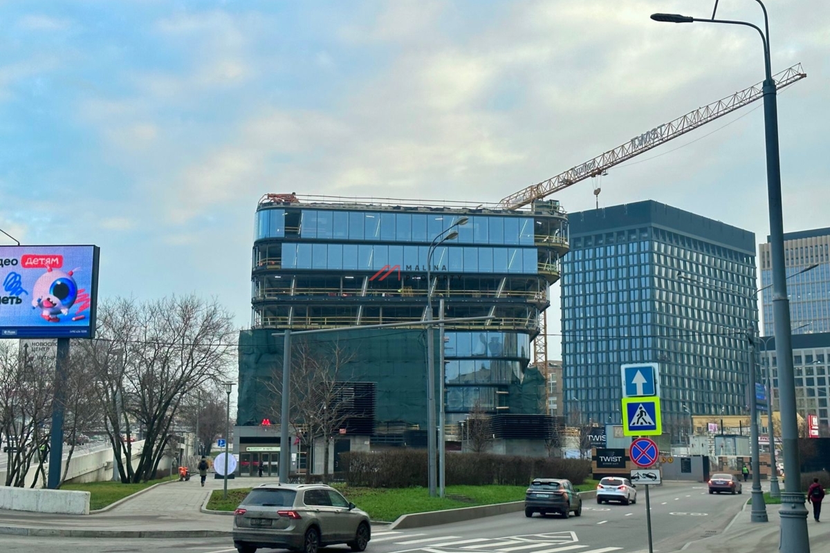 Продажа торгового помещения в бизнес центре Twist