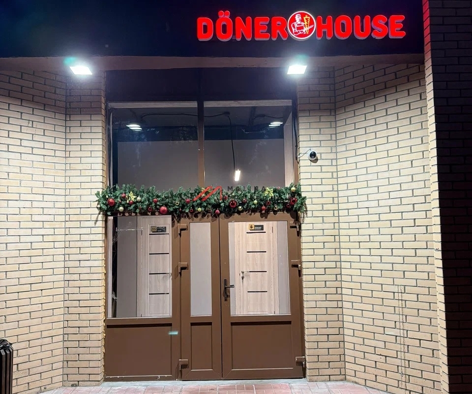 Продажа помещения с арендаторами на Ленинградском проспекте 