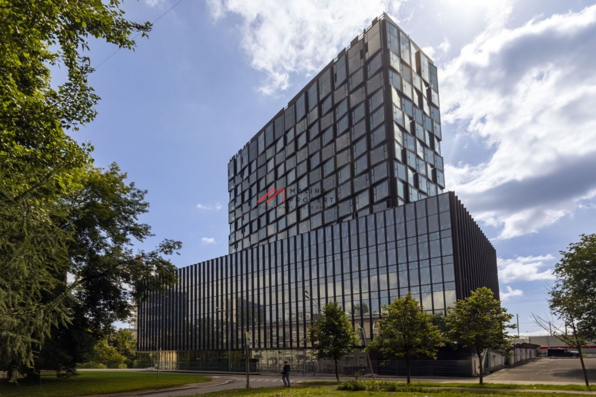 Продажа помещения в многофункциональном центре AHEAD