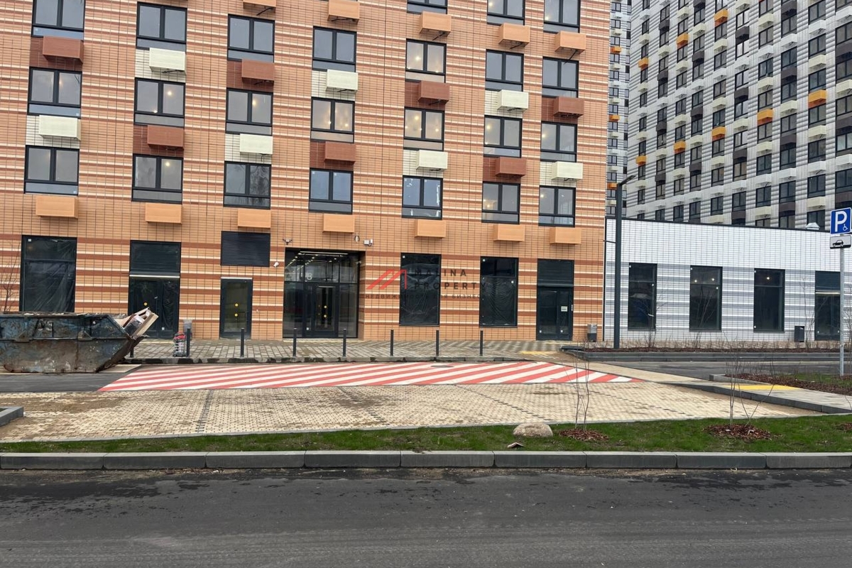 Продажа торгового помещения в ЖК "Амурский Парк"