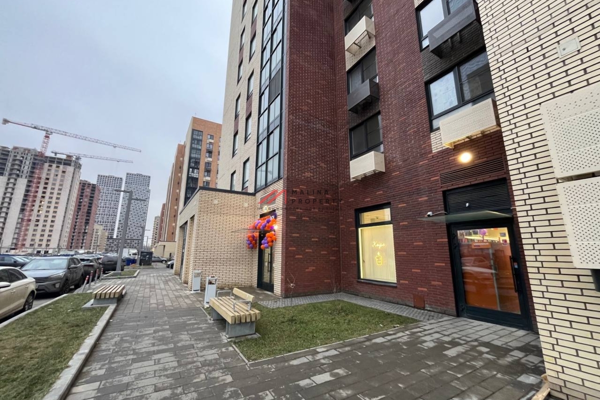 Продажа помещения с арендатором "Дикси" 