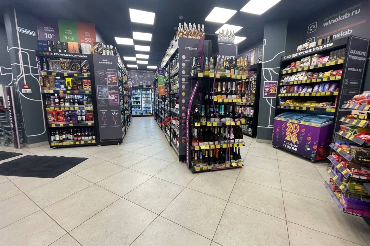 Продажа торгового помещения с арендатором Винлаб 
