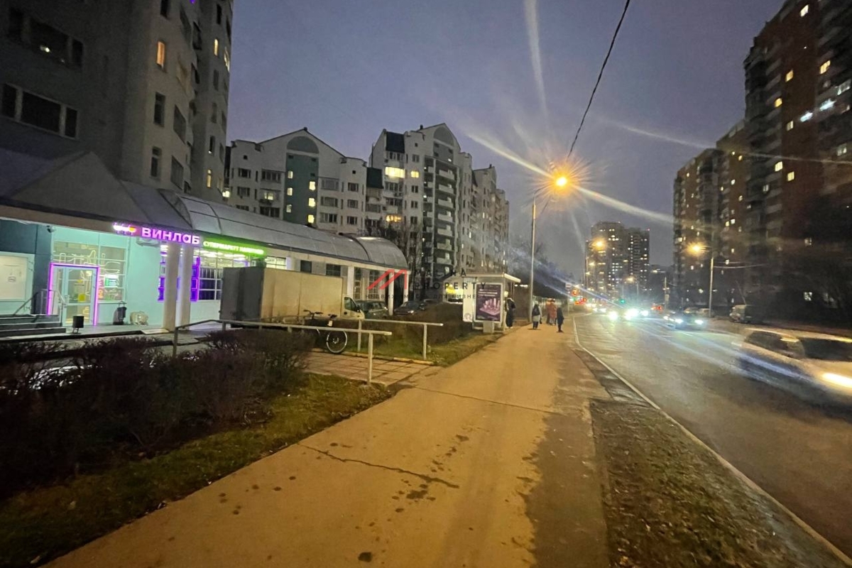 Продажа торгового помещения с арендатором Винлаб 