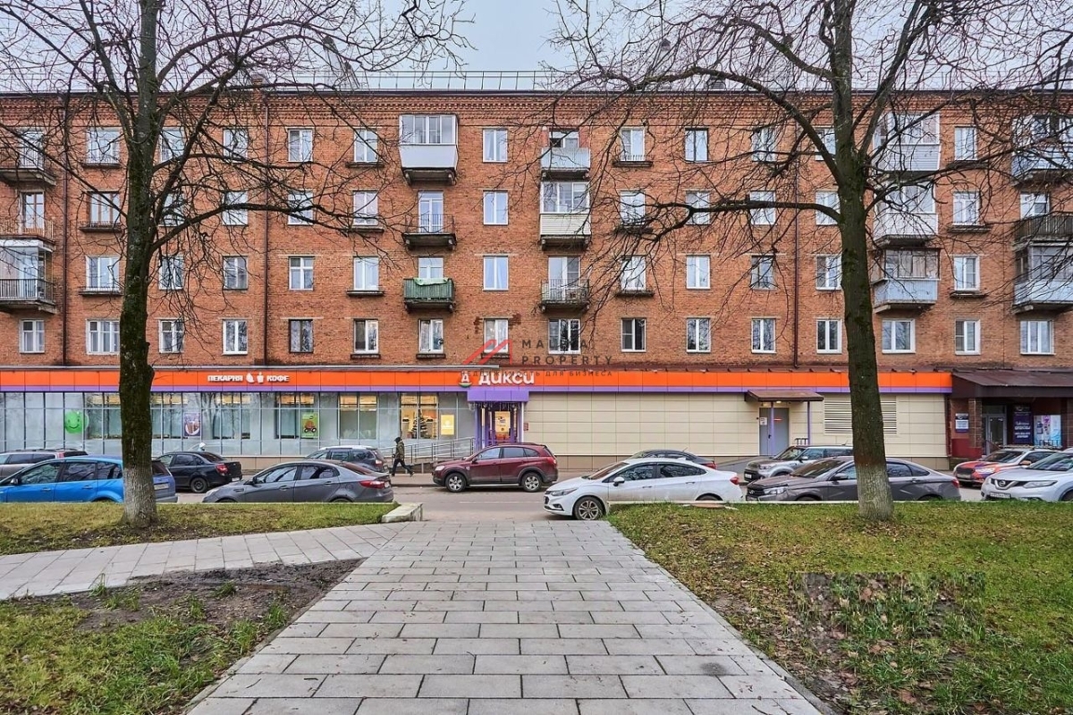 Продажа торгового помещения с арендатором Дикси 