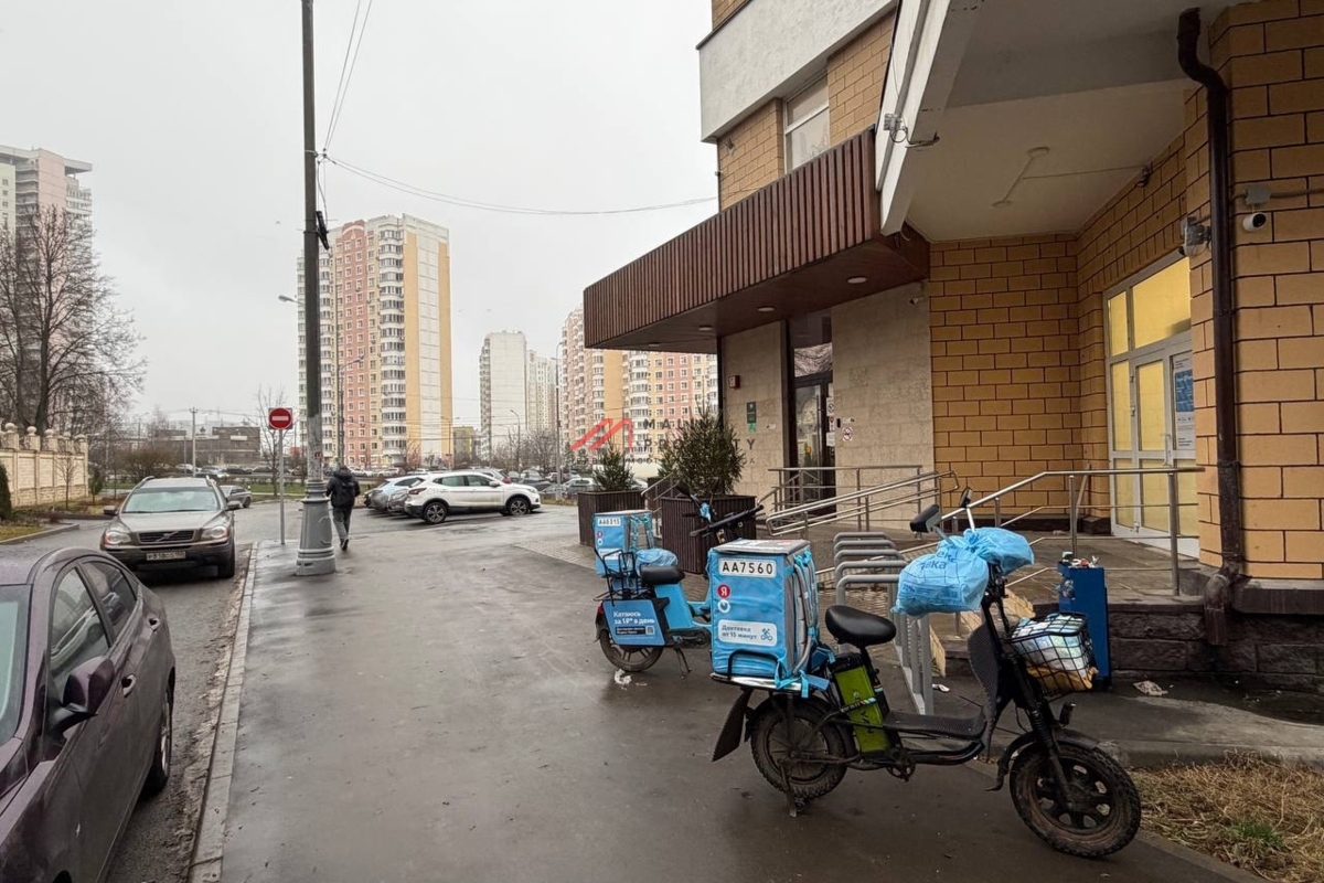 Продажа торгового помещения с арендатором "Яндекс Лавка"