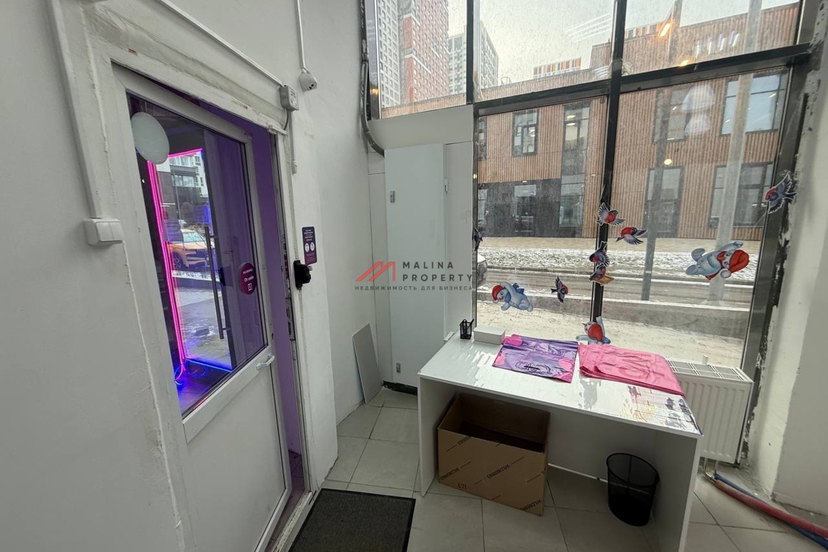 Продажа торгового помещения в ЖК "Спутник"