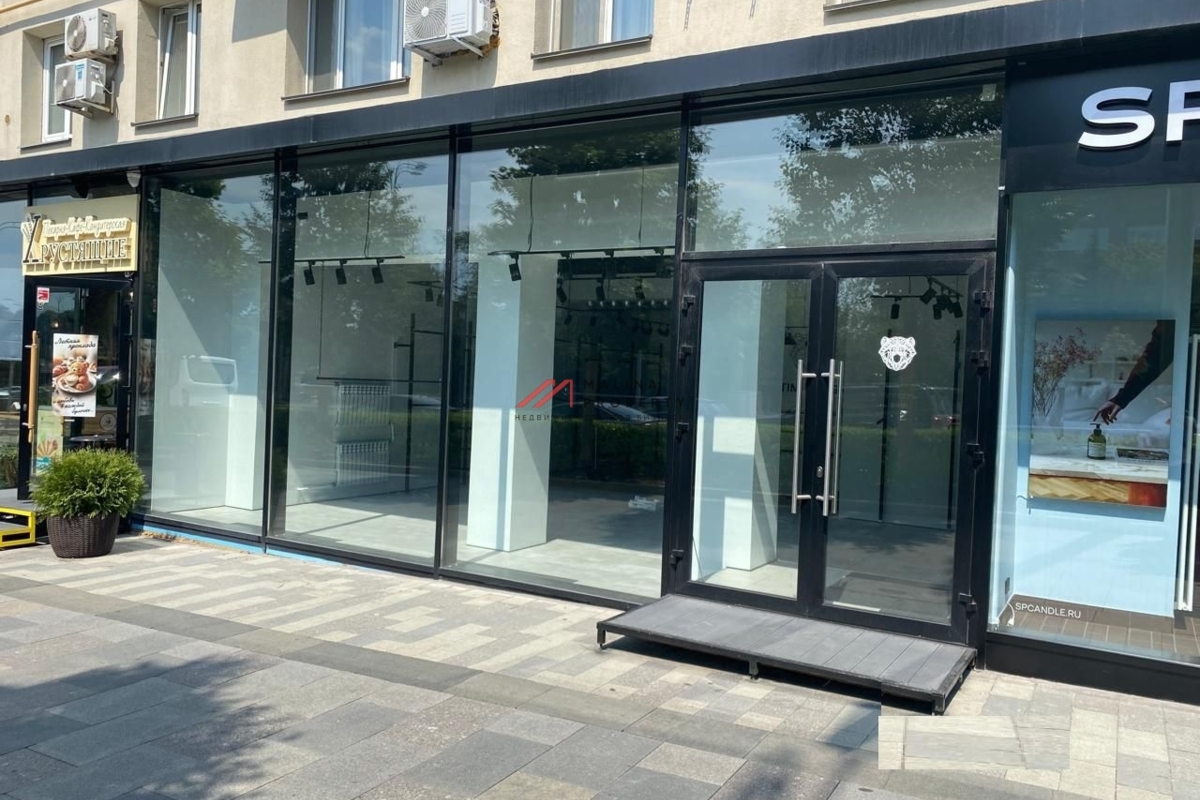 Аренда торгового помещения у метро Октябрьская 