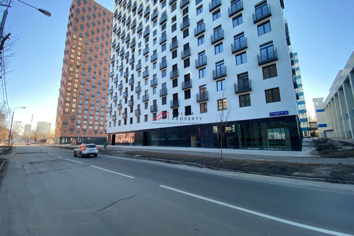 Продажа помещения с арендатором Строительный магазин