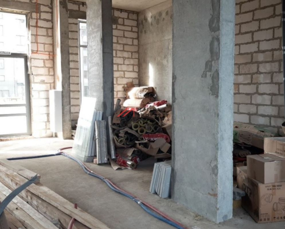 Продажа торгового помещения в ЖК "Цветочные поляны"