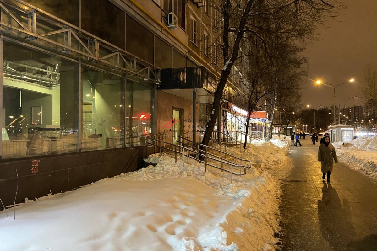 Продажа помещения на выходе из метро Юго-Восточная