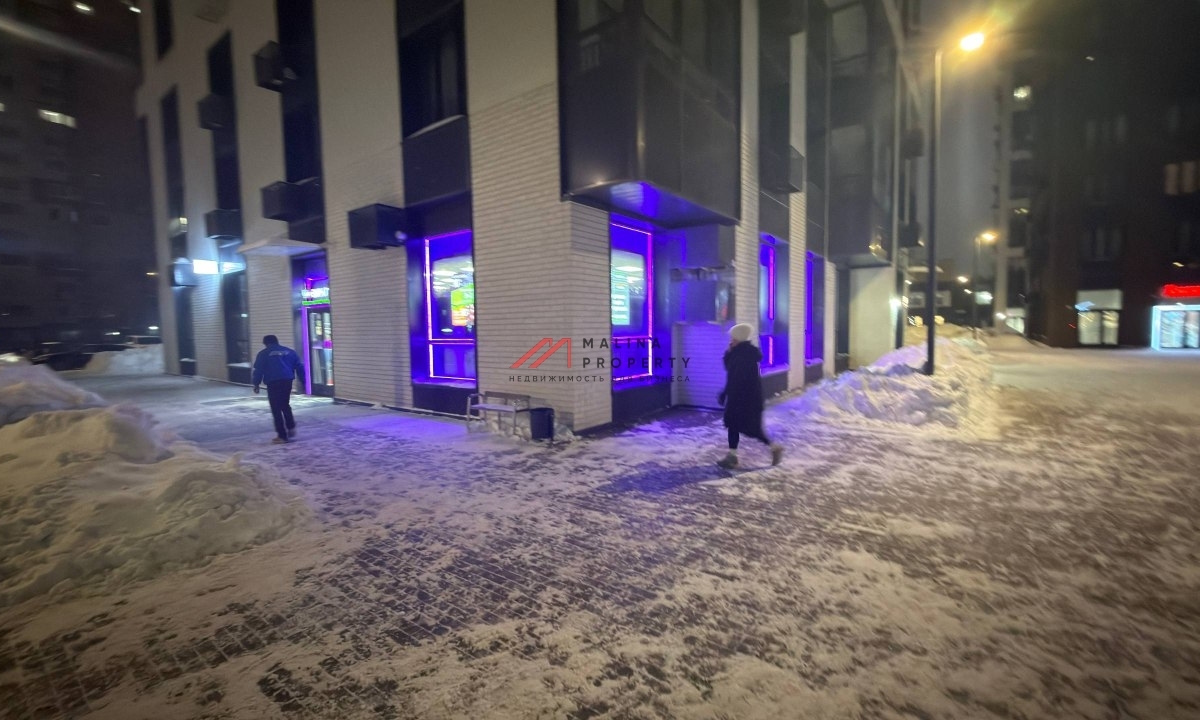 Продажа торгового помещения с арендатором "Винлаб" 