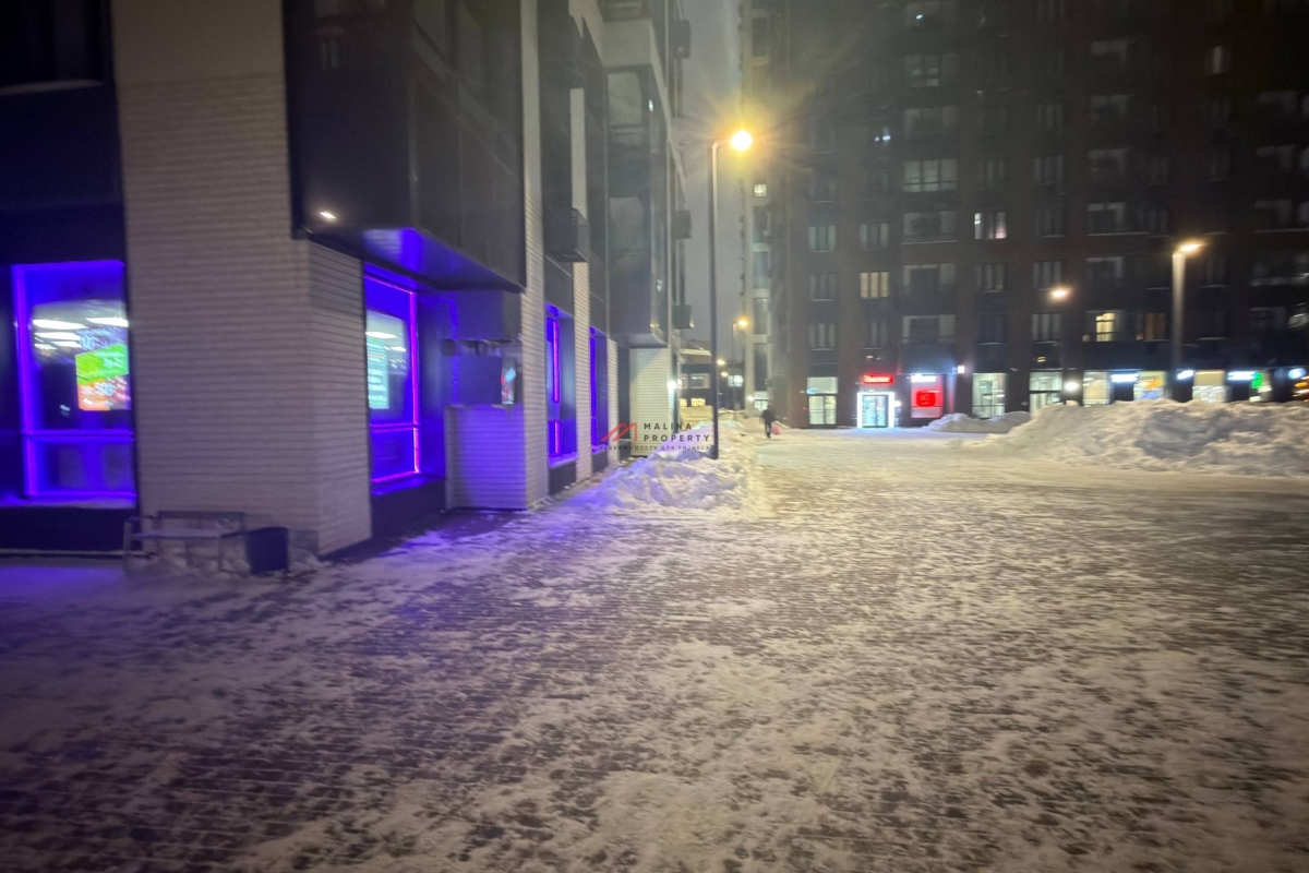 Продажа торгового помещения с арендатором "Винлаб" 