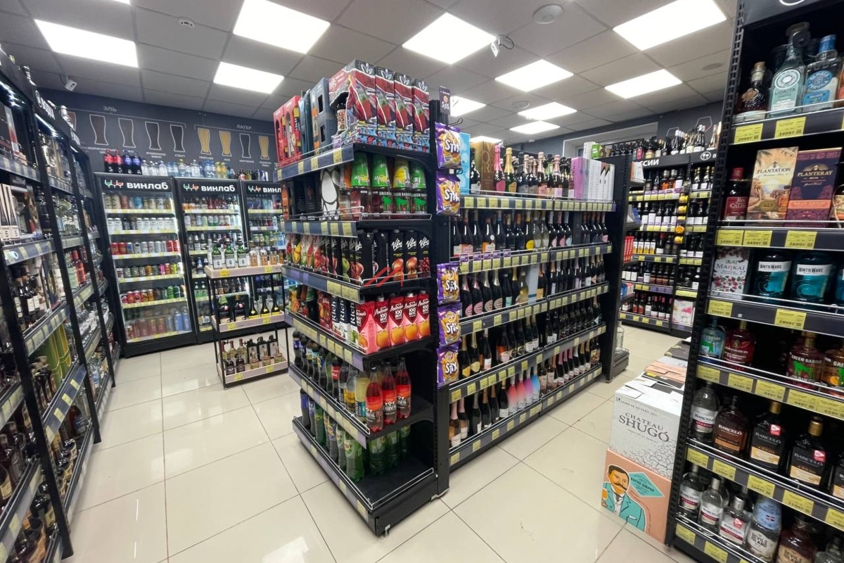 Продажа помещения с магазином Винлаб у метро Братиславская