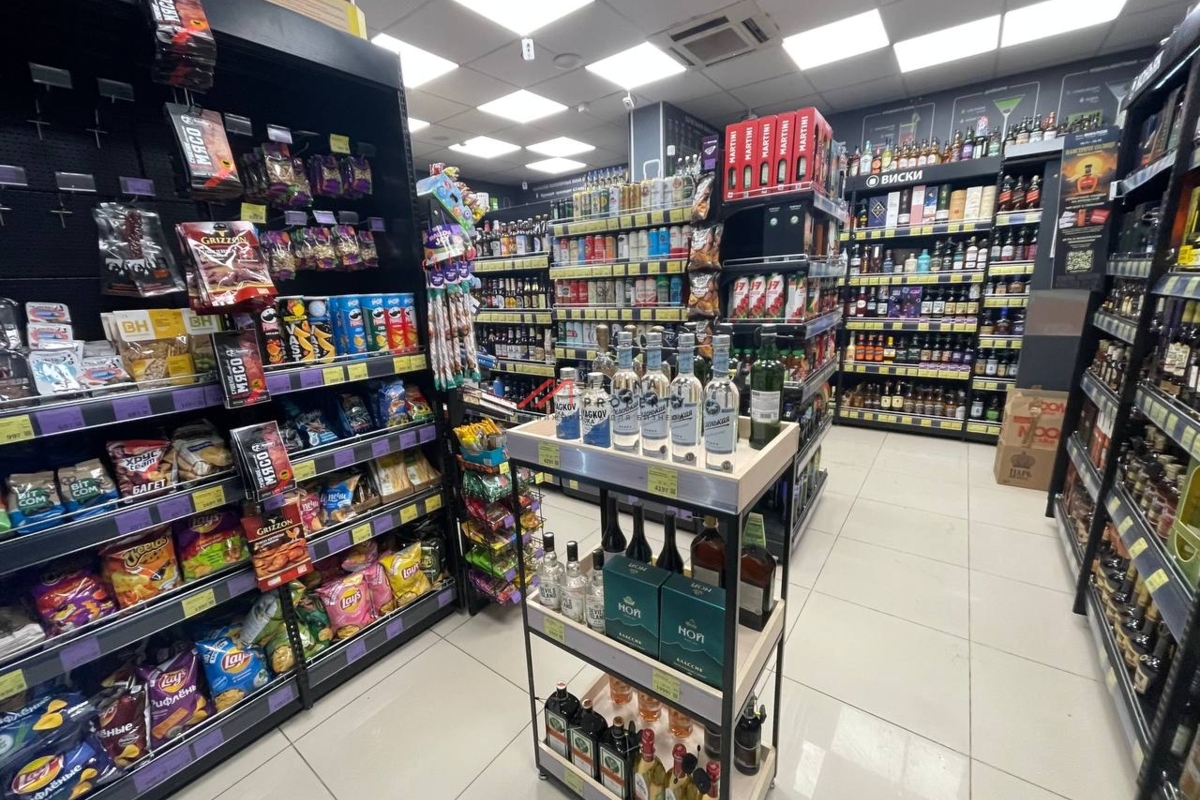 Продажа помещения с магазином Винлаб у метро Братиславская