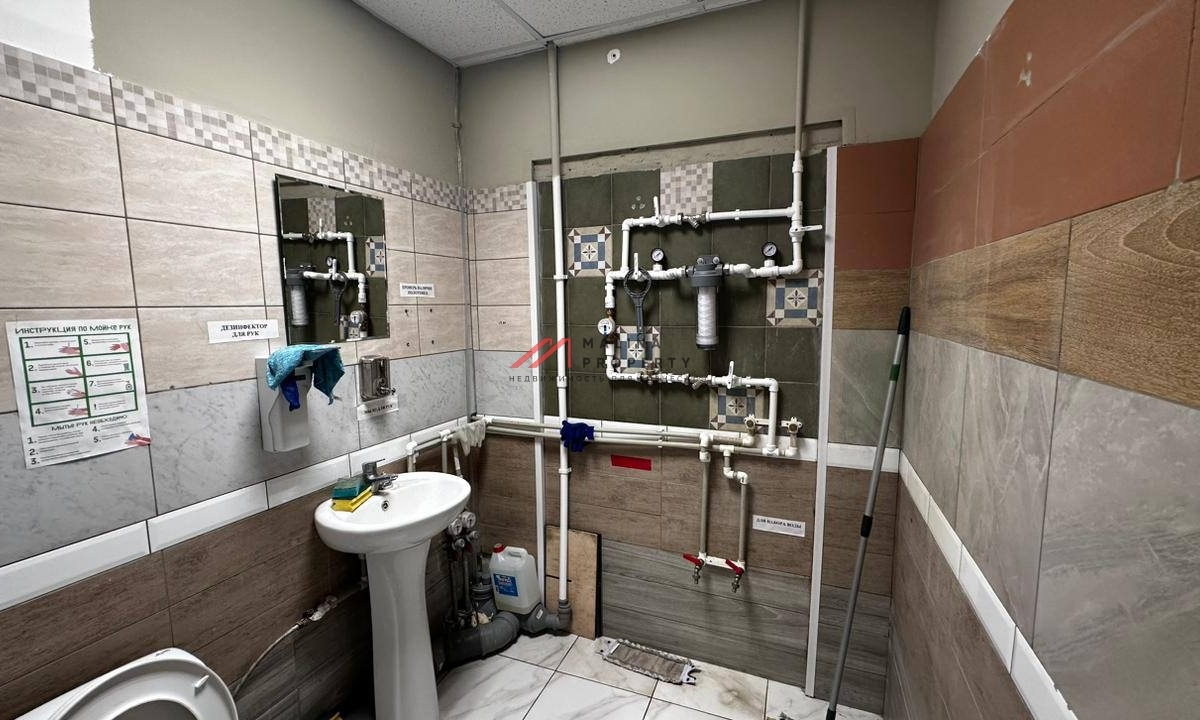 Продажа торгового помещения на Феодосийской