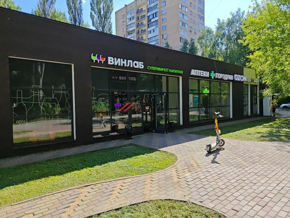 Продажа торгового здания с арендаторами в Химках 