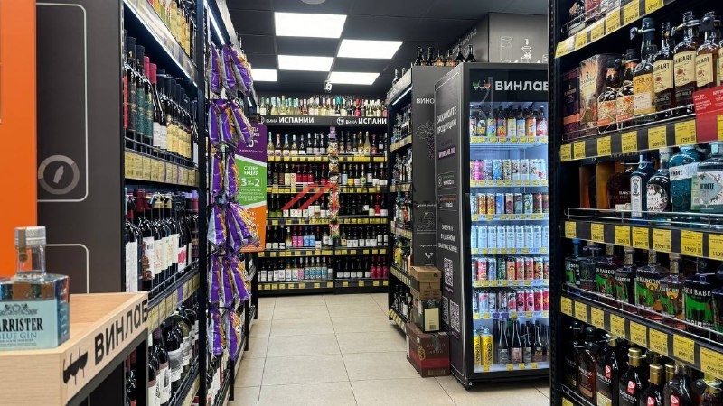 Продажа торгового помещения с арендатором Винлаб