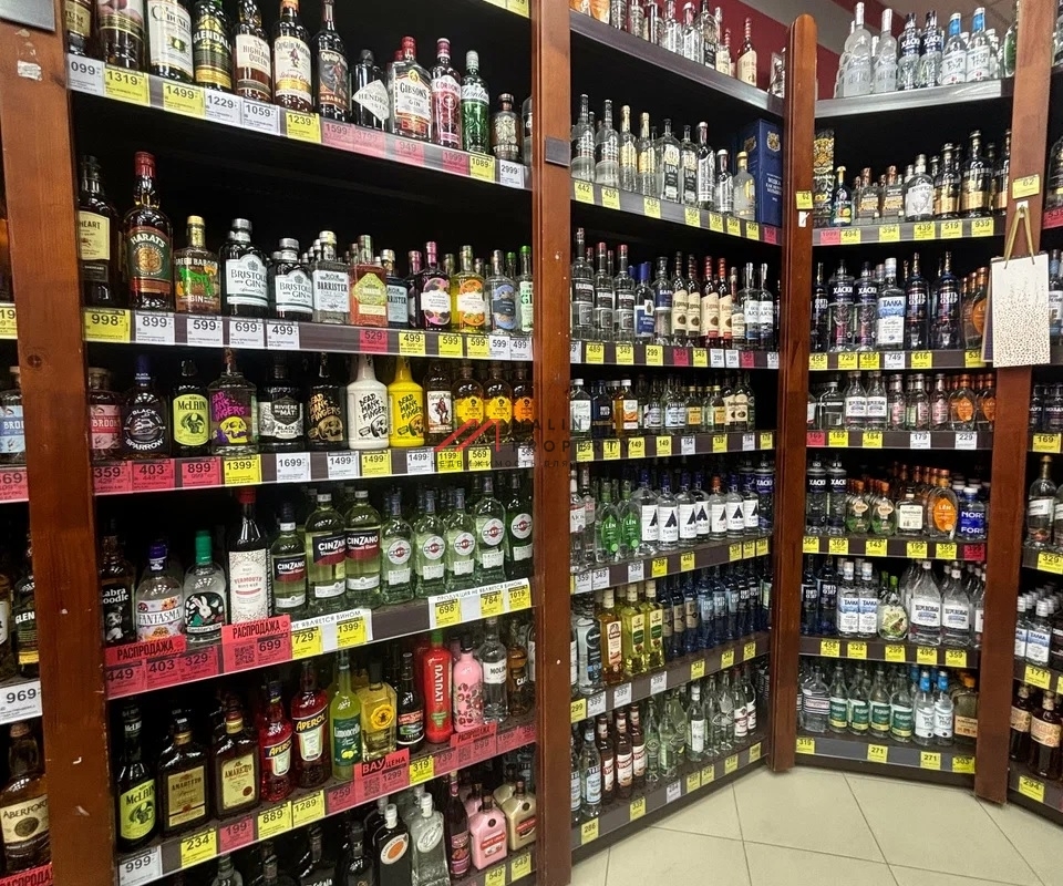 Продажа торгового помещения с арендатором "Бристоль"