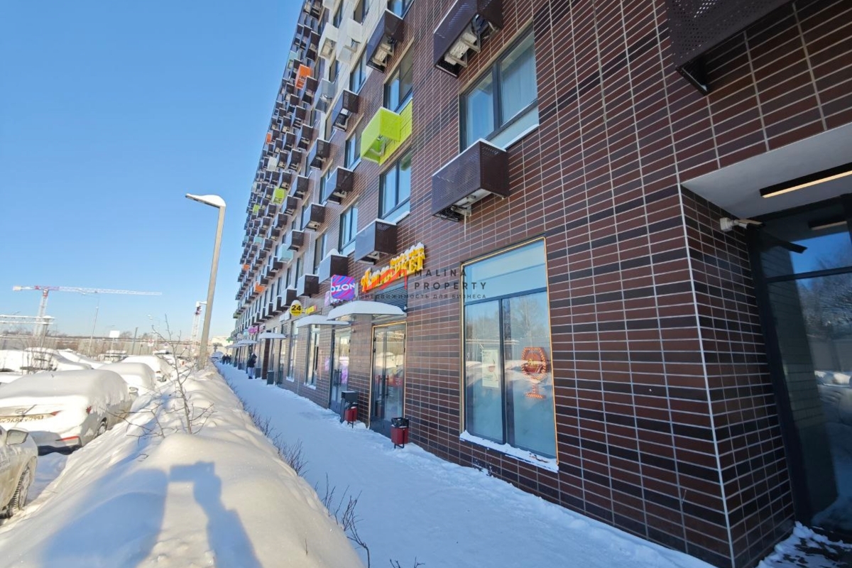 Продажа помещения в ЖК "Бунинские луга" с арендатором