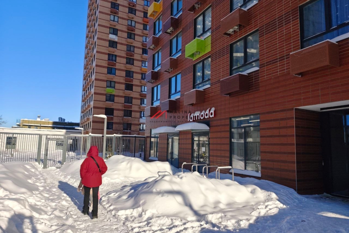 Продажа торгового помещения в ЖК "Бунинские луга"