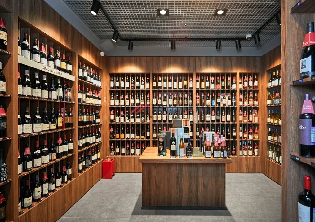 Продажа торгового помещения с арендатором Simple Wine