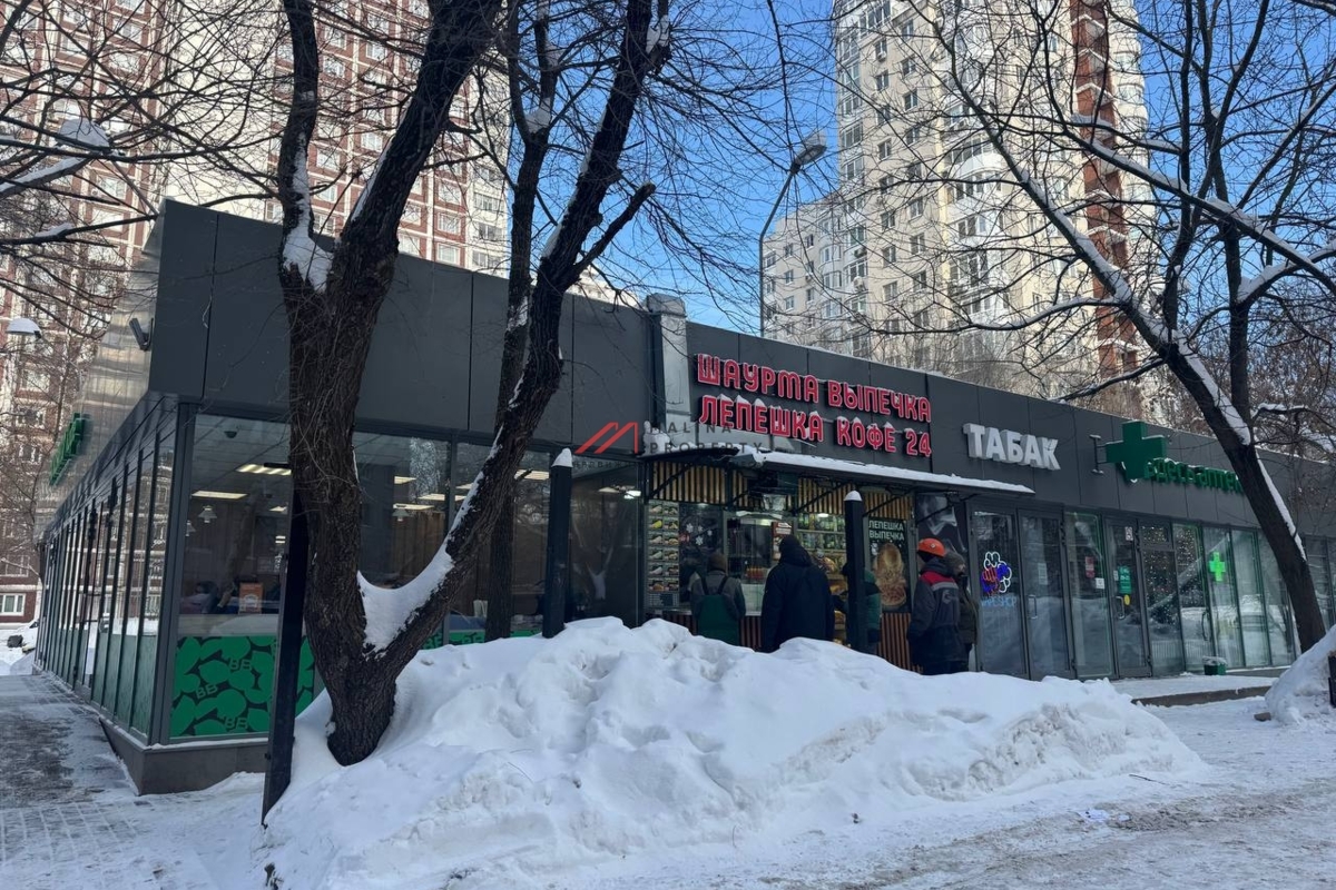 Продажа торгового здания с арендаторами 