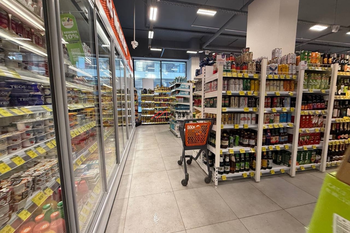 Продажа торгового помещения с арендатором Дикси 