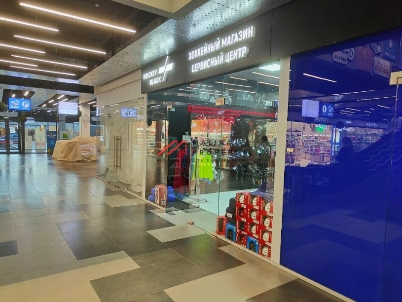 Продажа помещения с магазином в ТК "Митино парк"