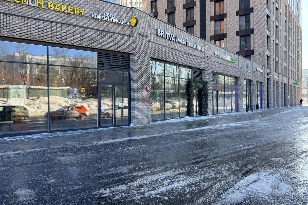 Аренда торгового помещения в ЖК "EVER-2". 1-я линия