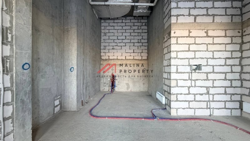 Аренда торгового помещения в ЖК "EVER-2". 1-я линия