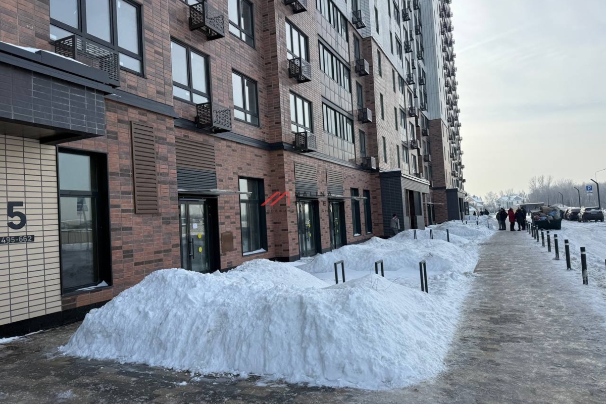 Продажа помещения в жилом комплексе 1-ый Южный