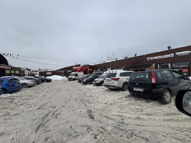 Продажа торгового здания с супермаркетом Верный